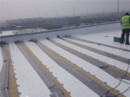 顶楼漏水有救了 顶楼为什么会漏水