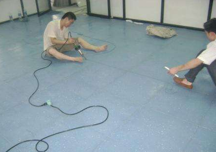 安装静电地板流程是什么  安装静电地板对场地的要求