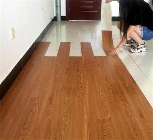地板革多少钱一平方 地板革施工步骤详解