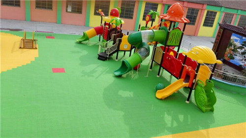 幼儿园悬浮拼装地板怎么样 难怪现在的幼儿园装修都用它