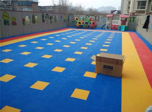 幼儿园悬浮拼装地板怎么样 难怪现在的幼儿园装修都用它