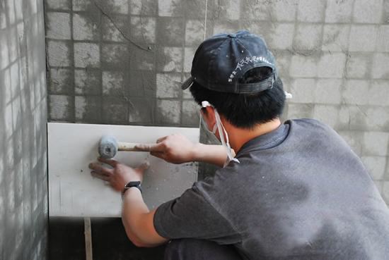 铺贴瓷砖的新工具有哪些 贴瓷砖还需要什么工具